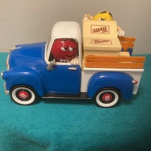 M&M Sweet Wheelin’ Truck